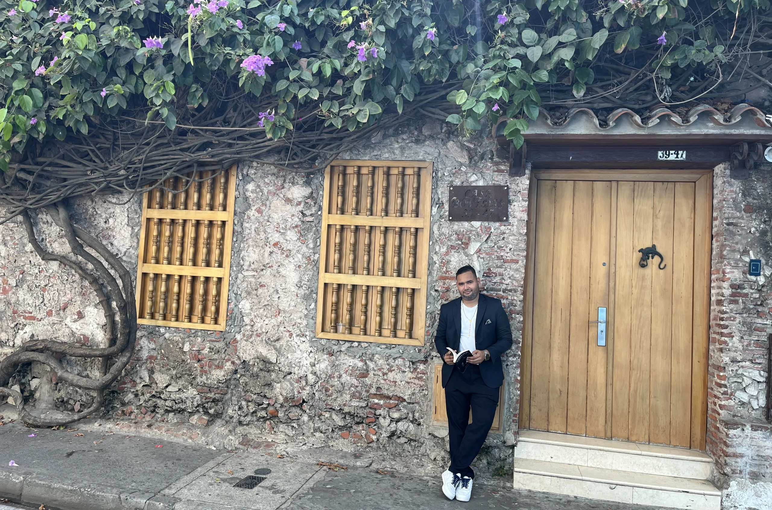 Andrés Mauricio Pérez Solano irrumpe en el mundo literario con una impactante novela de ciencia ficción